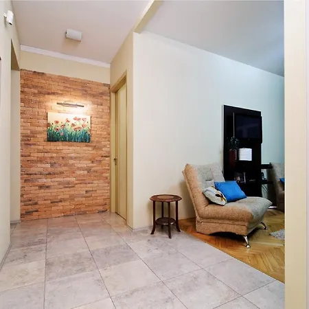 Apartment Nezavisimosti 74
