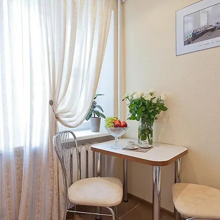 Apartment Nezavisimosti 74 *